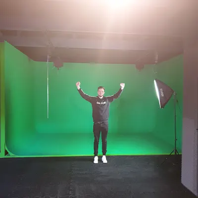 Studio reklamowe, produkcja filmów i video - MFA Filming Studio